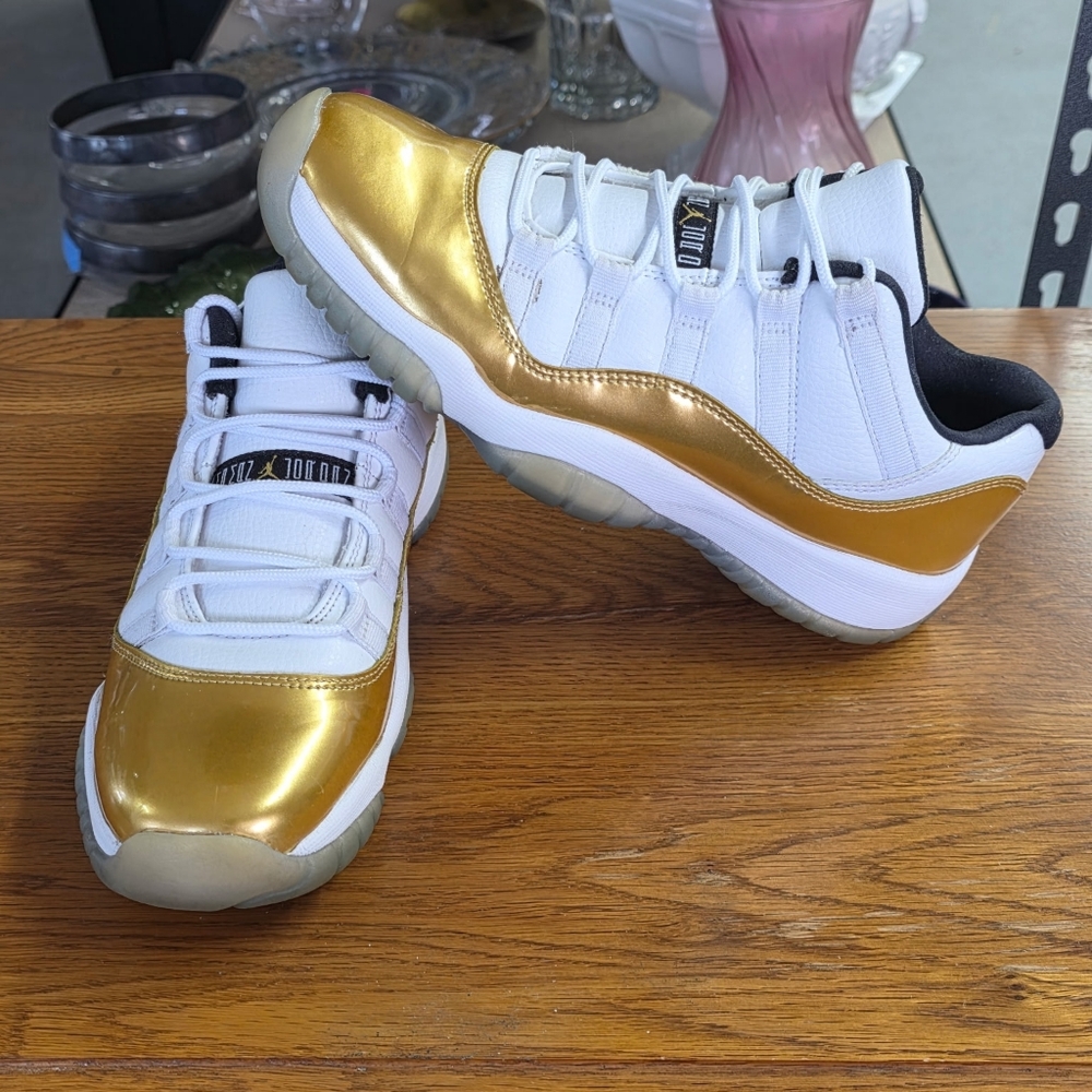 Nike Air Jordan 11 Retro Low GS “Closing Ceremony” 528896-103 Size 6.5Y
